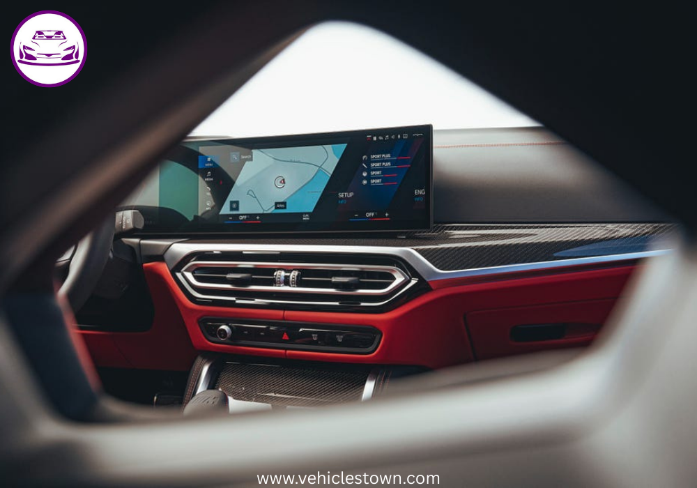 Equipped with a turbocharged inline-6 engine and M xDrive all-wheel drive for dynamic driving.