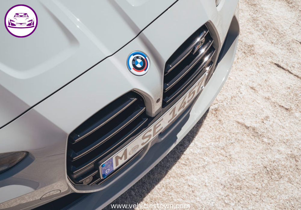 Equipped with a turbocharged inline-6 engine and M xDrive all-wheel drive for dynamic driving.