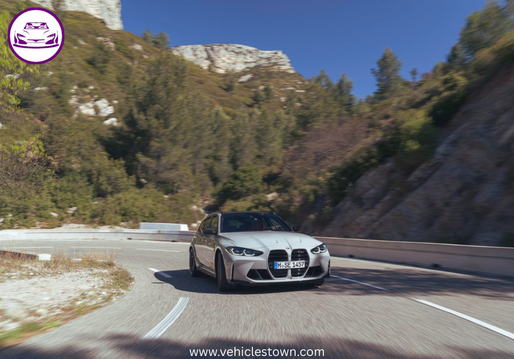 Equipped with a turbocharged inline-6 engine and M xDrive all-wheel drive for dynamic driving.