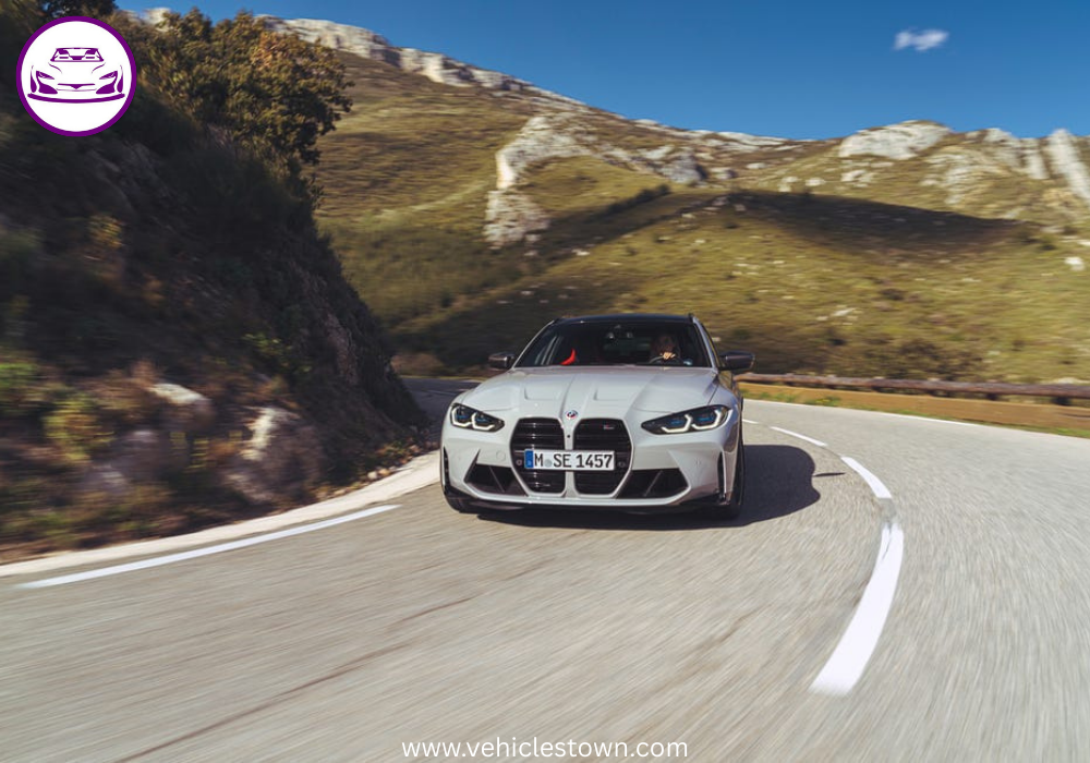 Equipped with a turbocharged inline-6 engine and M xDrive all-wheel drive for dynamic driving.