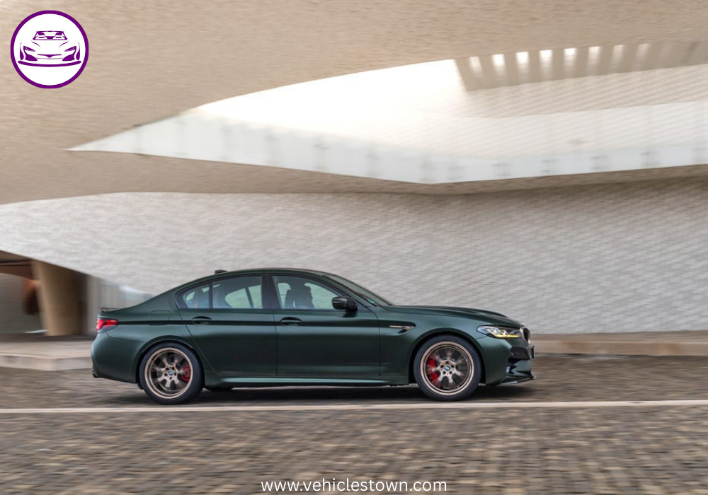 BMW M5 CS – limited-edition high-performance sports sedan with 627 hp, carbon fiber design, and exclusive styling details.