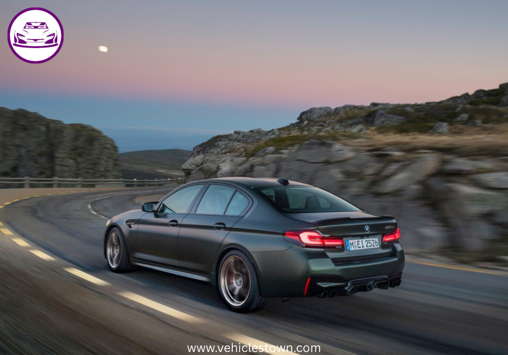 BMW M5 CS – limited-edition high-performance sports sedan with 627 hp, carbon fiber design, and exclusive styling details.
