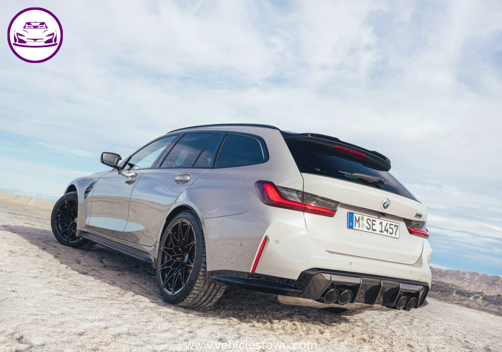 Equipped with a turbocharged inline-6 engine and M xDrive all-wheel drive for dynamic driving.