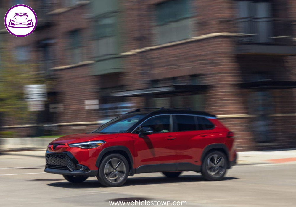 Front view of the Toyota Corolla Cross Hybrid 2025 showcasing its bold grille and sleek LED headlights.