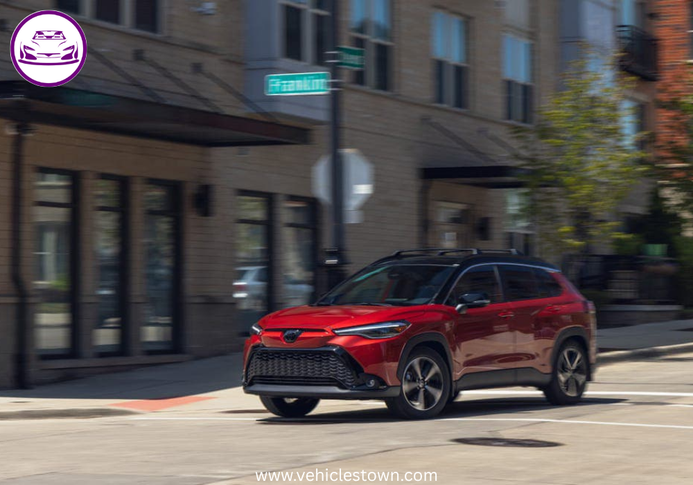 Front view of the Toyota Corolla Cross Hybrid 2025 showcasing its bold grille and sleek LED headlights.