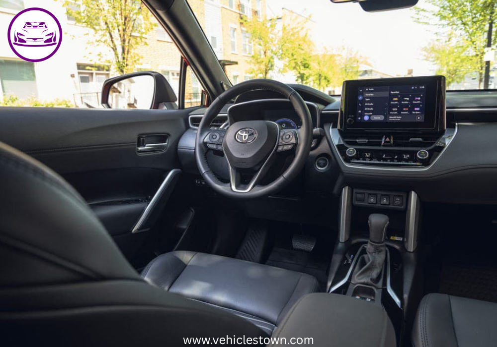 Front view of the Toyota Corolla Cross Hybrid 2025 showcasing its bold grille and sleek LED headlights.