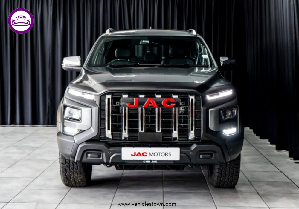 JAC T9 Frison 2X launched in Pakistan by Ghandhara Automobiles, showcasing its bold design and upgraded 4×2 pickup features.