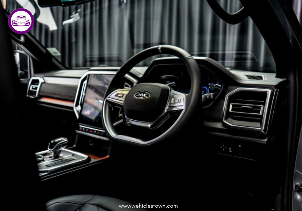 JAC T9 Frison 2X launched in Pakistan by Ghandhara Automobiles, showcasing its bold design and upgraded 4×2 pickup features.