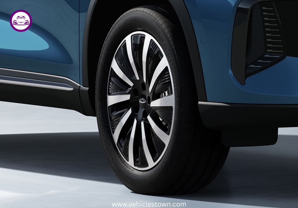 Locally assembled Chery Tiggo 8 PHEV SUV launched in Pakistan with hybrid technology and premium features.v