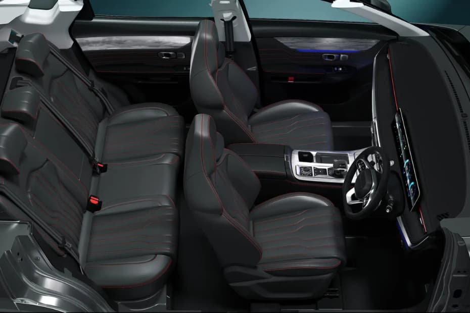 Anniversary discount details for Jetour SUVs in Pakistan, highlighting reduced prices and limited-time booking benefits.