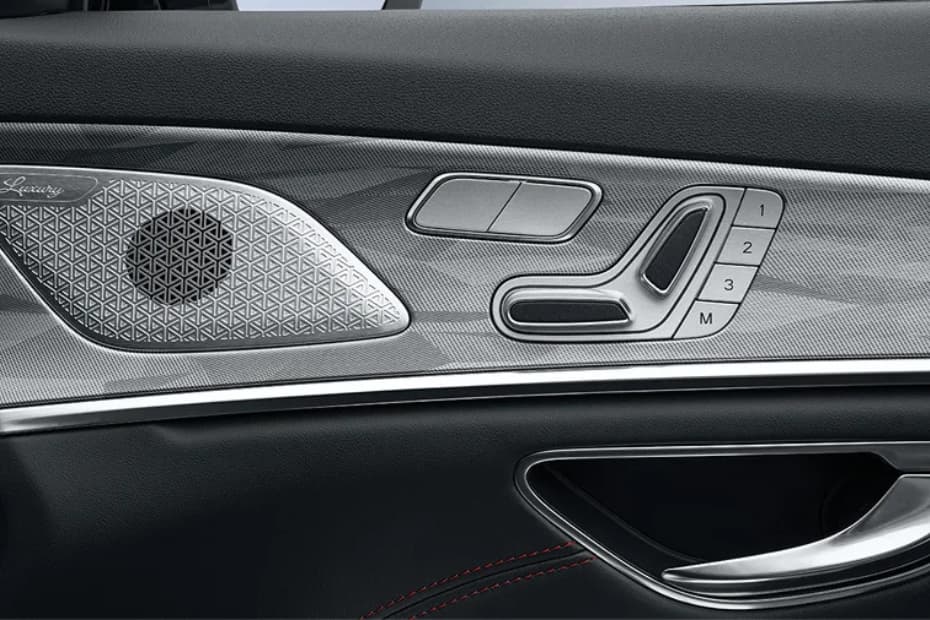 Jetour offer in Pakistan with special anniversary discounts on Jetour X70 Plus and Jetour Dashing SUVs.