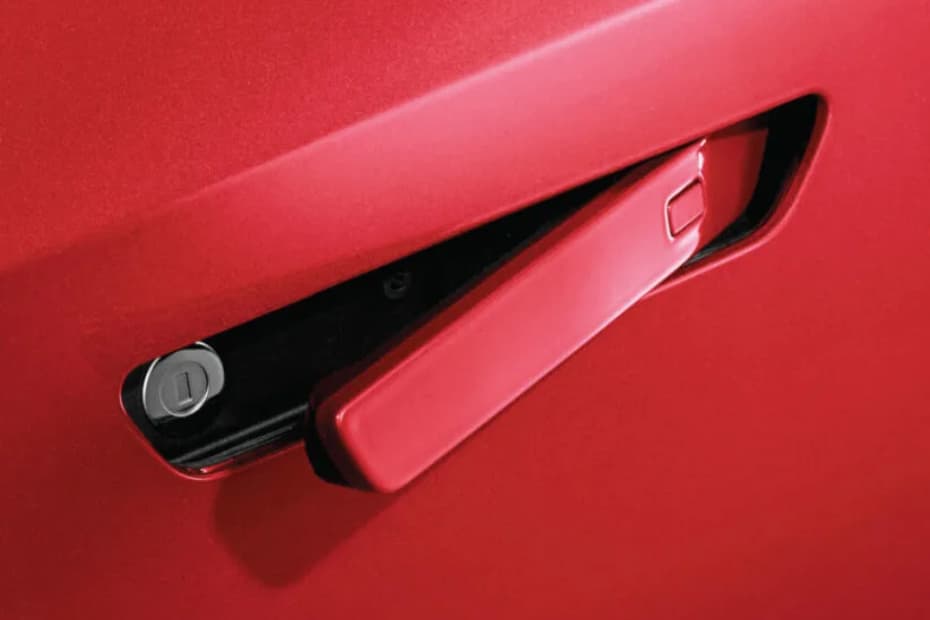 Anniversary discount details for Jetour SUVs in Pakistan, highlighting reduced prices and limited-time booking benefits.