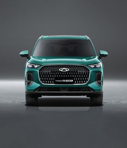 Chery Tiggo 9 PHEV front view SUV with LED lights and alloy wheels